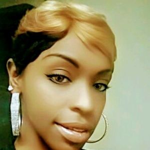 Meet your Posher, Abigail